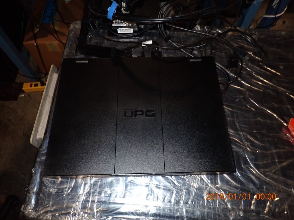 IBM 00RY747 1U 17.3" LCD Video Graphics Array USB KEYBD KVM CONSOLE DISPLAY