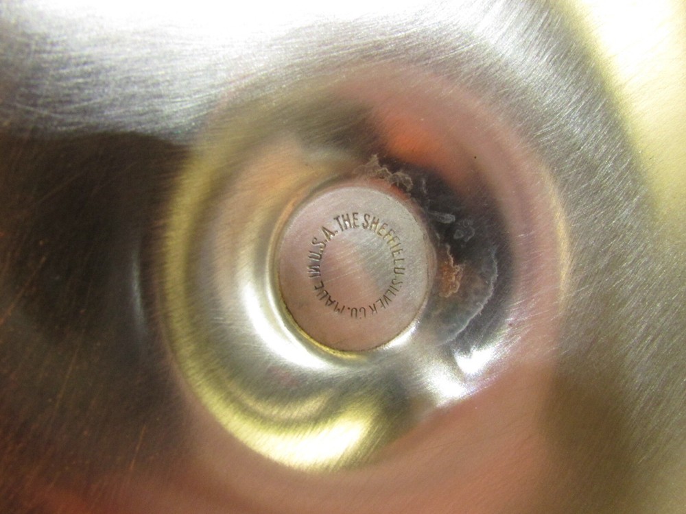 Vintage Sheffield silverplate pedestal 2 QT serving dish w/Pyrex insert