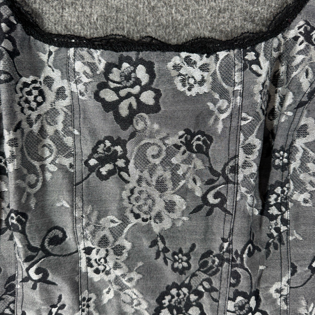 White House Black Market Camisole Tank Top Women’s XL Silver Floral Lace