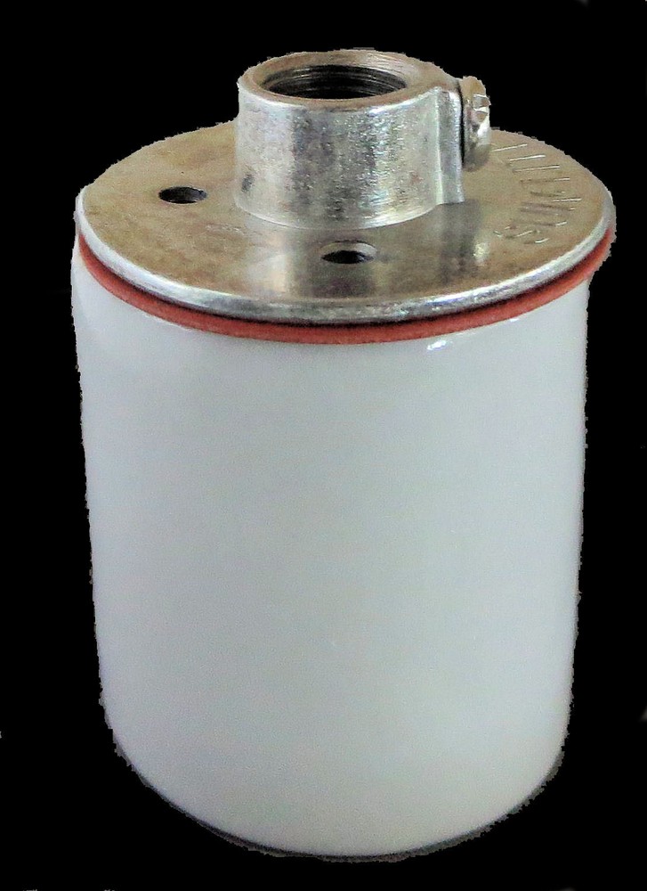 MEDIUM-BASED PORCELAIN KEYLESS SOCKET 1/8 IPS   TR-74