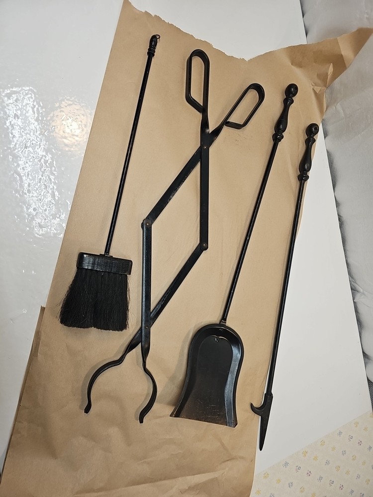 VGT FIREPLACE TOOL set 4 Collection BLACK IRON BRUSH SWEEPING SHOVEL..