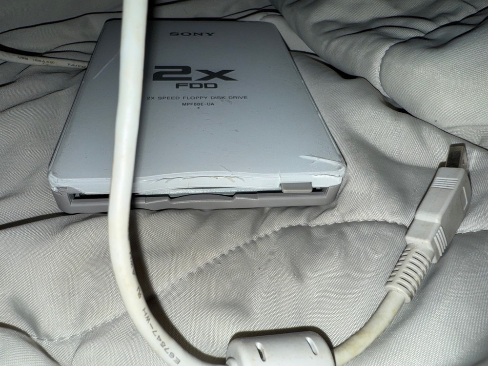 Sony USB Floppy Disk Drive FDD White Compact MPF88E