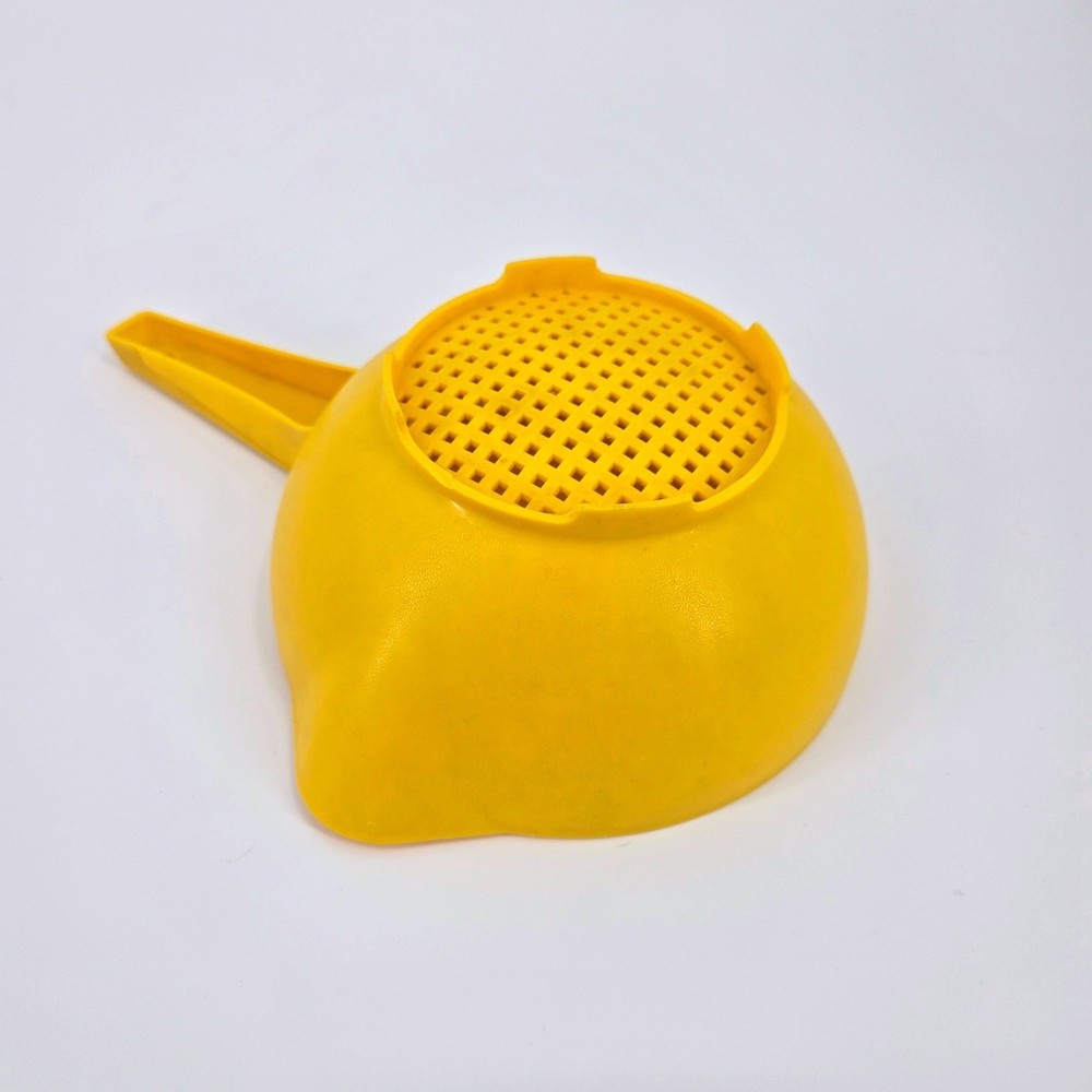 Vintage Tupperware #1200 Yellow 1 Quart Colander Strainer with Handle