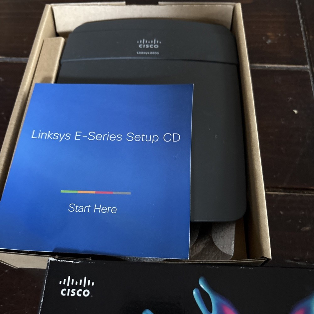 USED - Cisco Linksys E800 Wireless Wi-Fi Router