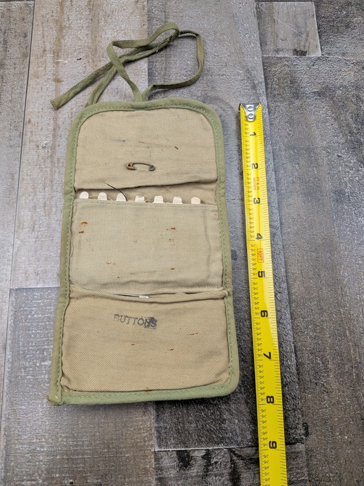 WW2 Sewing kit Vintage Buttons & Thread WWII