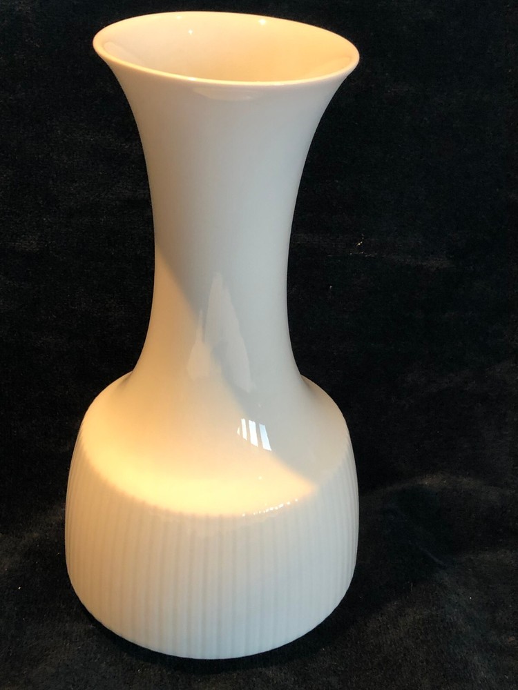 Rosenthal Germany 8" White Vase EUC MCM Fluted Bottom