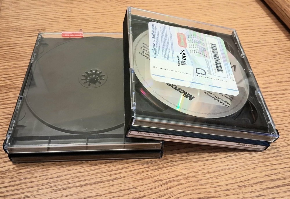 Microsoft Works Suite 2000 - 7 CD-ROM Set