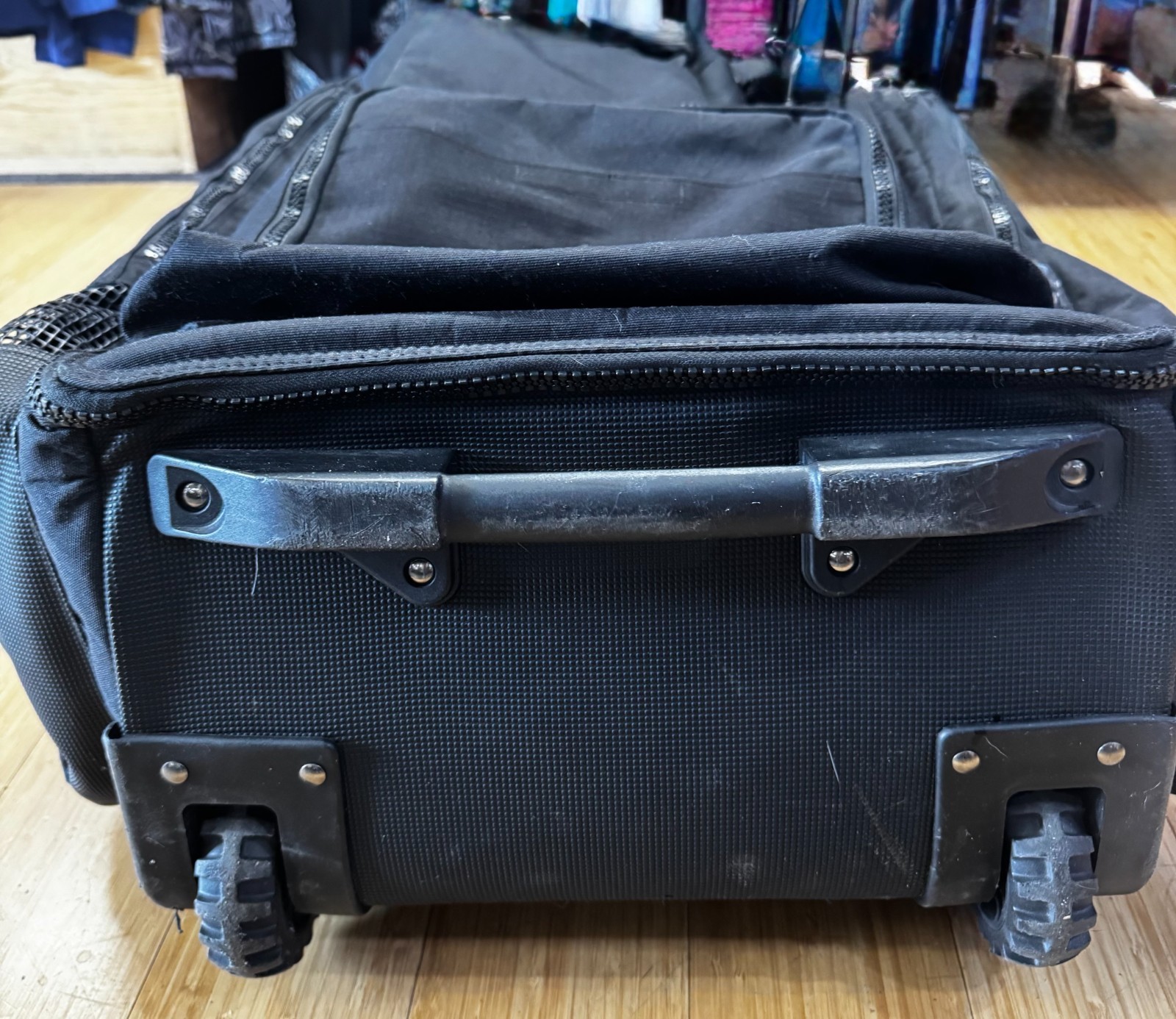Akona Adventure Dive Roller Bag