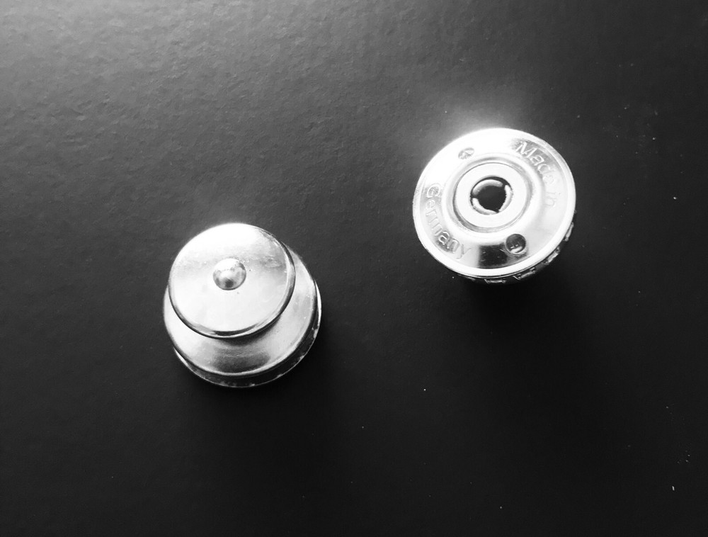 REPLACEMENT MOUNTING SNAPS FOR CONTROL LOCKS - ONE PAIR