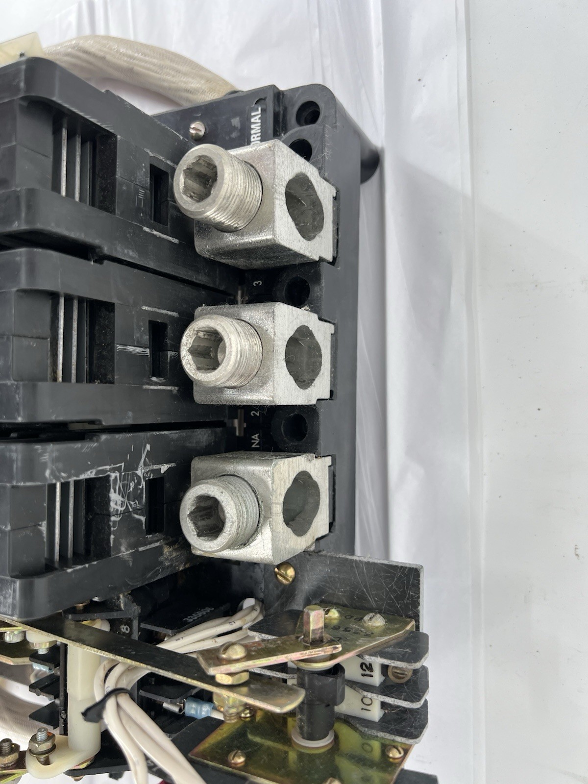 Asco 300 Series Automatic Transfer Switch, 3P, 22-35A, 3Ø, 480-600V, For Motors