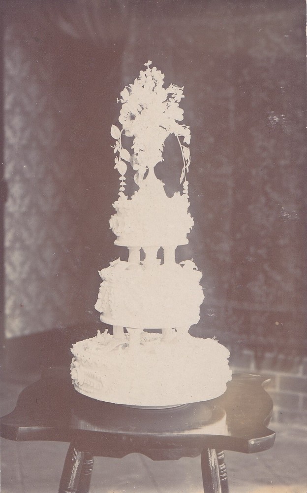 NOV249) PC RP, Wedding Cake, used