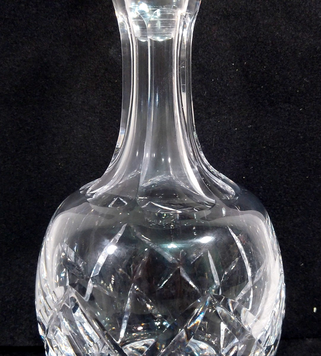 Vintage Heavy Beautiful Crystal Glass Diamond Cut 10.5" Decanter Collectible