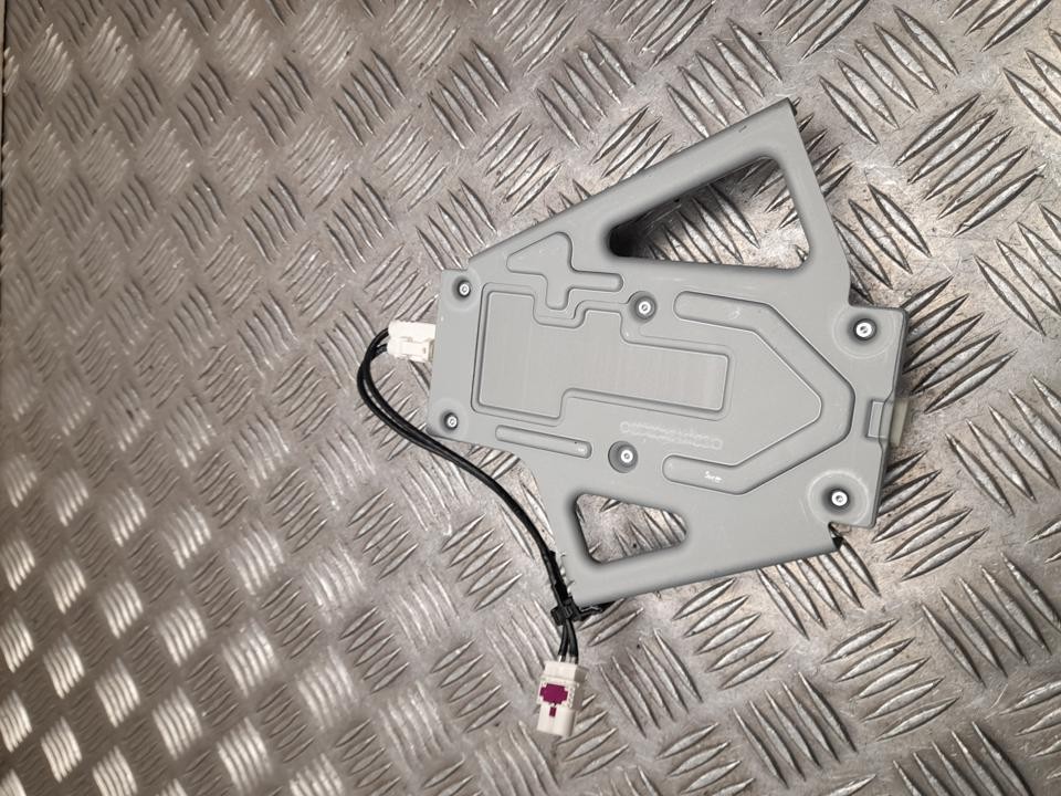 Antenna Amplifier Tesla Model S 2017 114370900B
