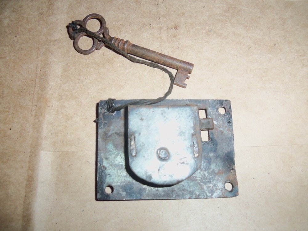 Old Rustic Antique Original Iron Latch Lock with Skeleton Key Nice LOOK!