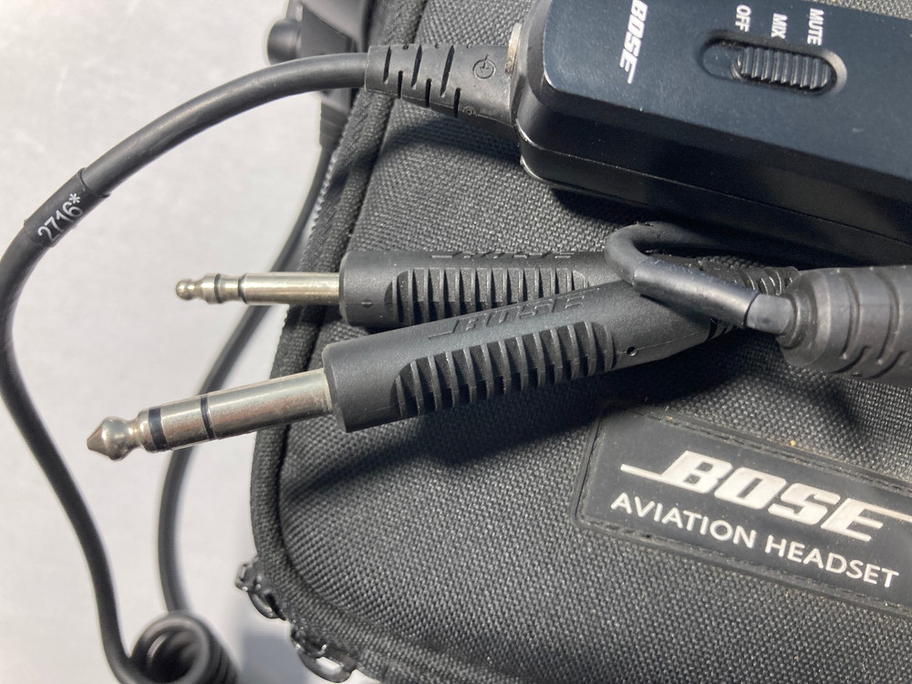 Bose A20 Aviation Headset Dual GA Coiled Cable Plug with Soft Case