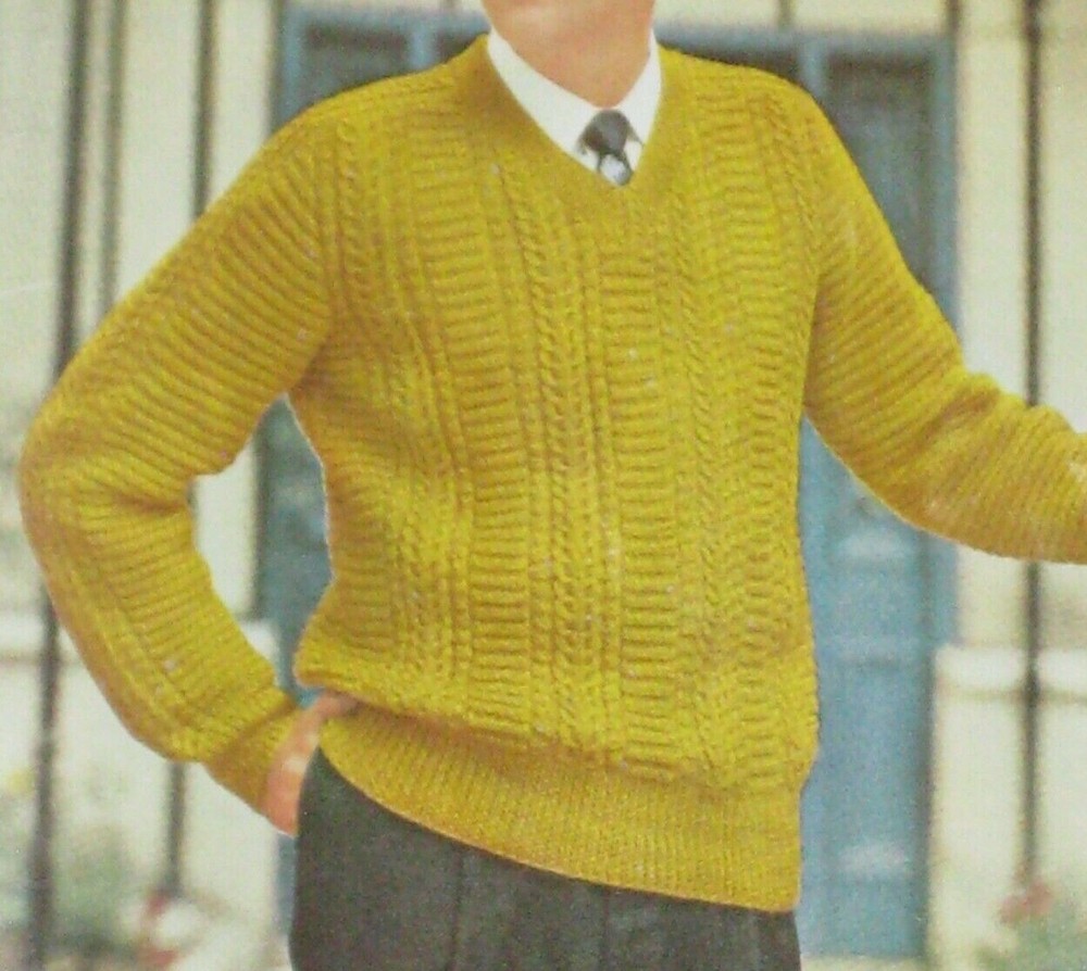 Patterned  Pullover;  (DYC213) vintage men's KNIT  pattern