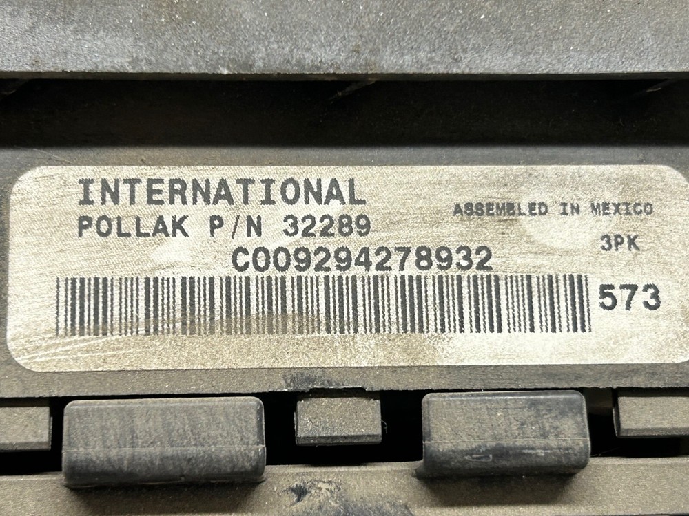 INTERNATIONAL 32289 SWITCH DASH PANEL