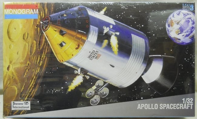 Monogramm 1/32 Apollo Command Service Module Cutaway Model Kit Interior NEW