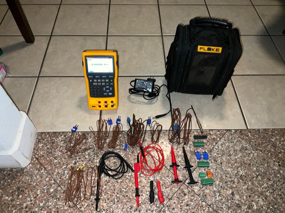 Fluke 753 Multifunction Documenting Process Calibrator