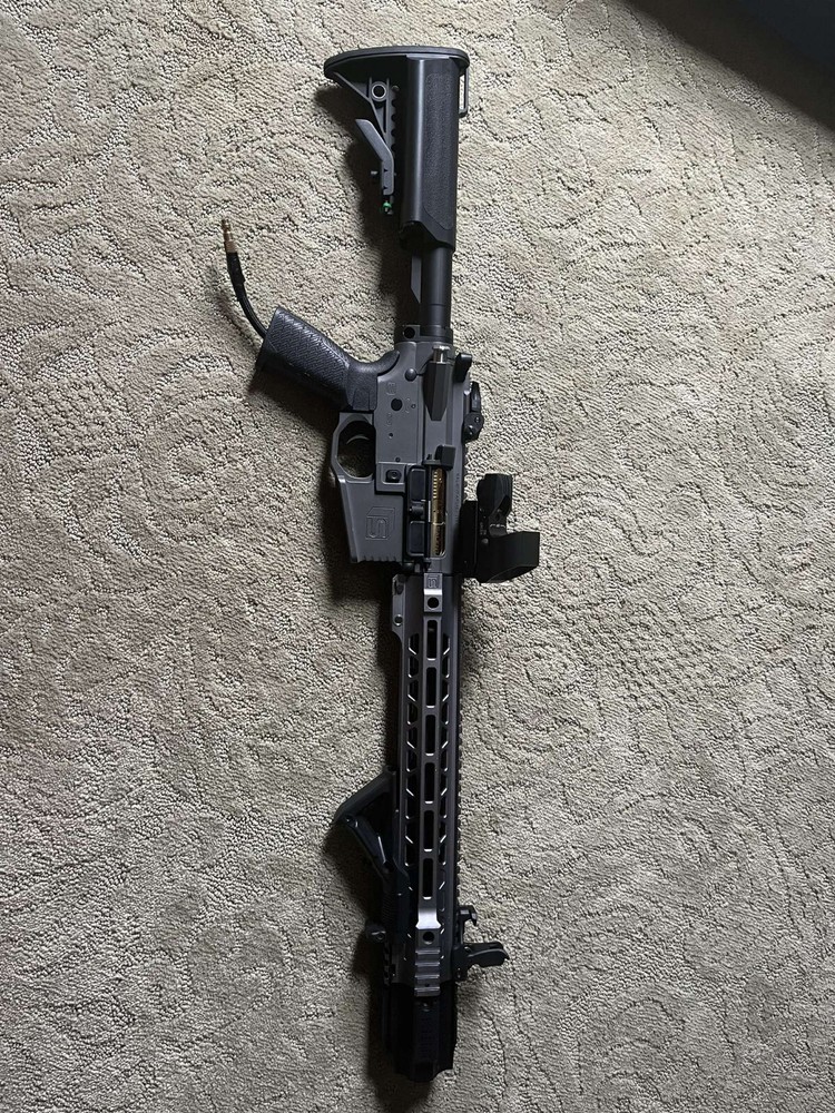 airsoft gun