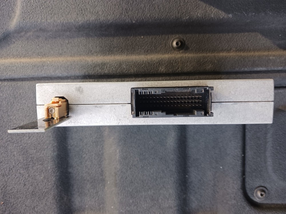 Audi R8 GPS Navigation Control Module Telephone Interface 8P1 862 335 8P1862335A