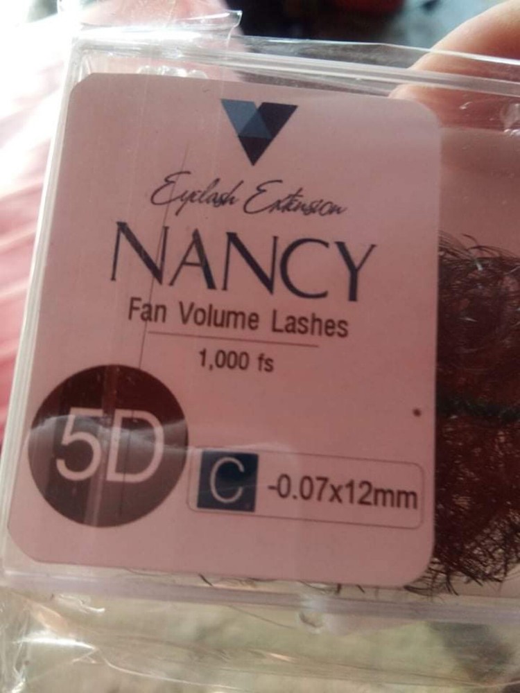 lash extensions fan