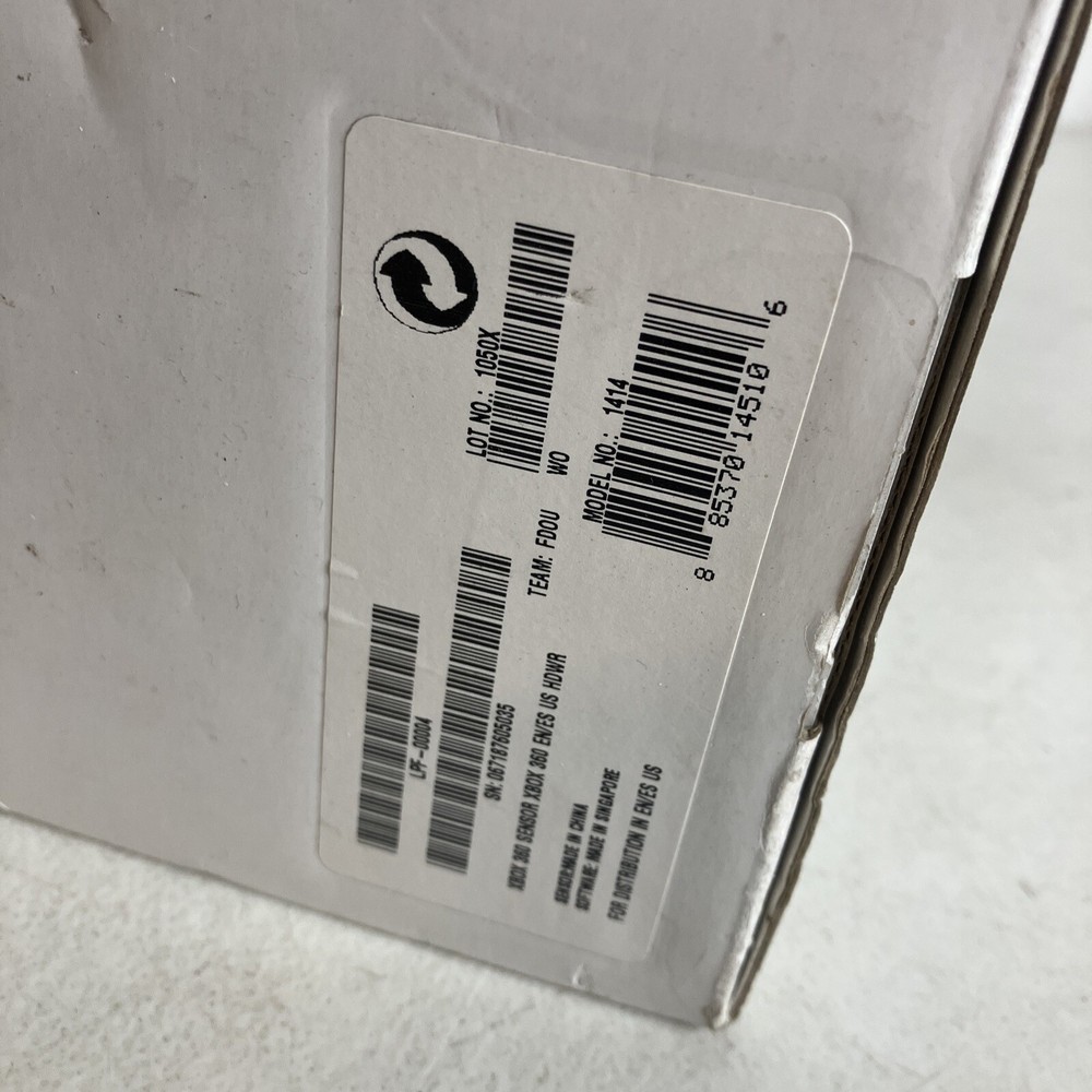 XboX 360 Kinect Sensor with Kinect Adventures (Sealed) CIB