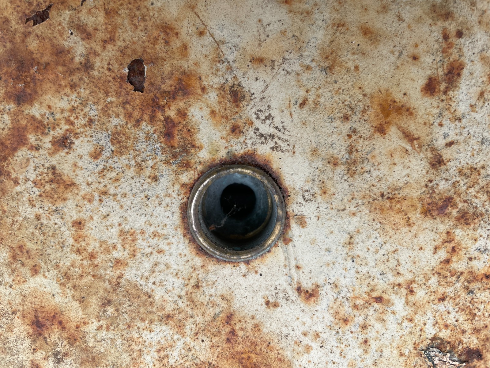 Italgarden Vintage Cast Iron Wall-Mounted Fountain Rust Patina