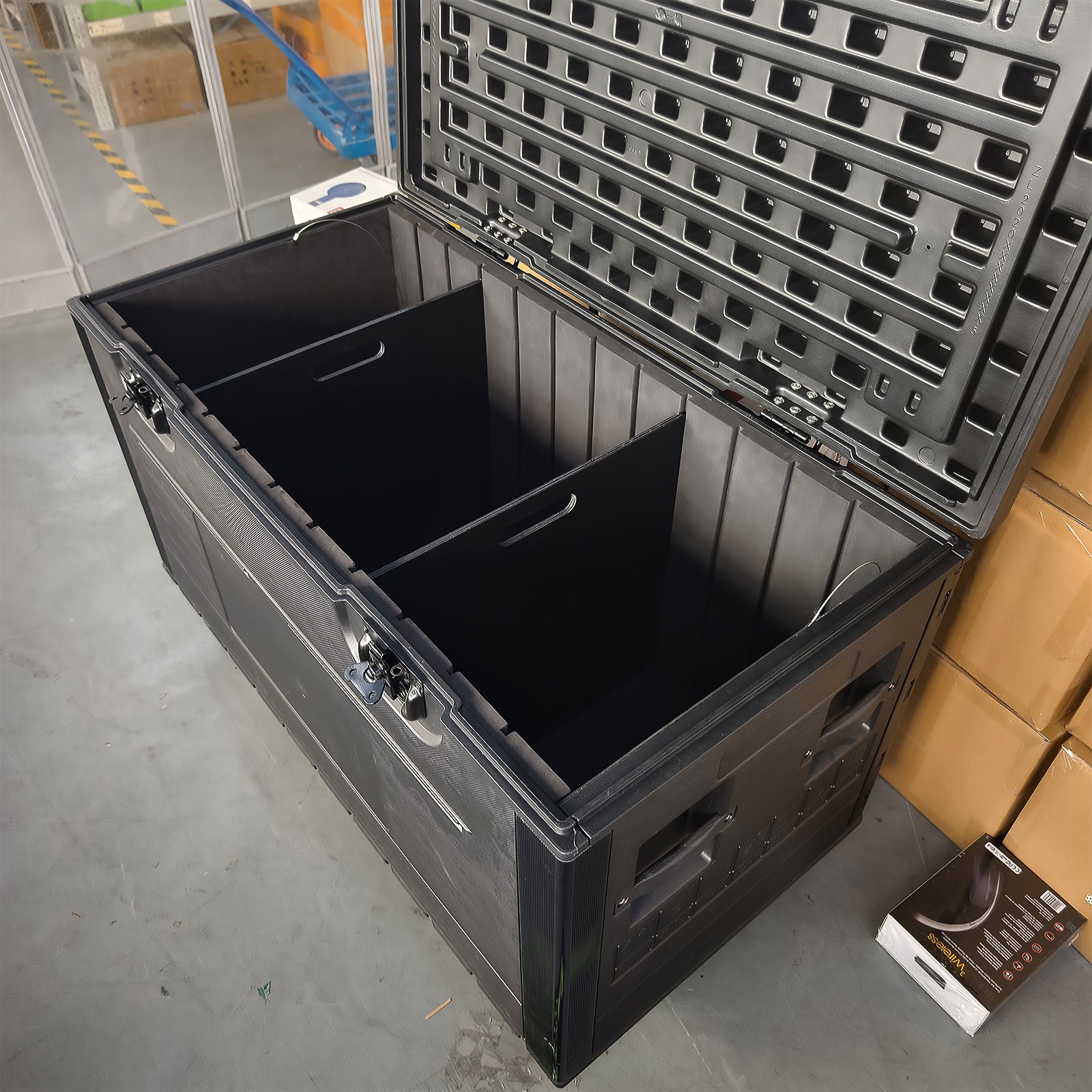 44" x 22" x 24" Utility Multipurpose Trunk ATA Road Case with Wheels and Divider