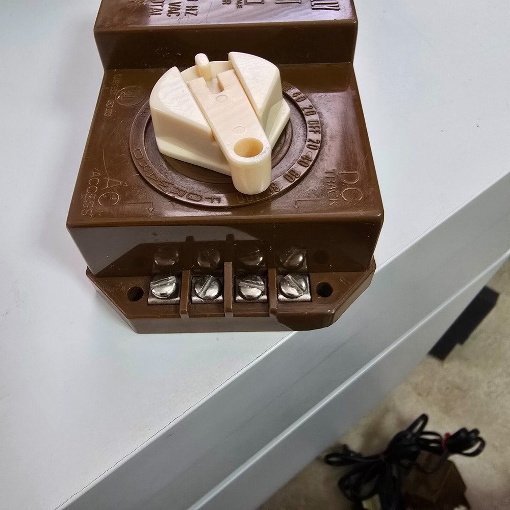 Bachmann Transformer Train Controller - Brown model (6607) Tested