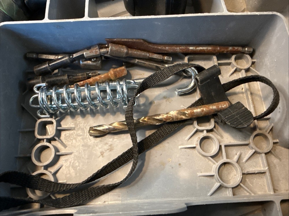 2 HITACHI DRILLS , FLASHLIGHT AND CASE, ALL UNTESTED NEEDS CHARGER