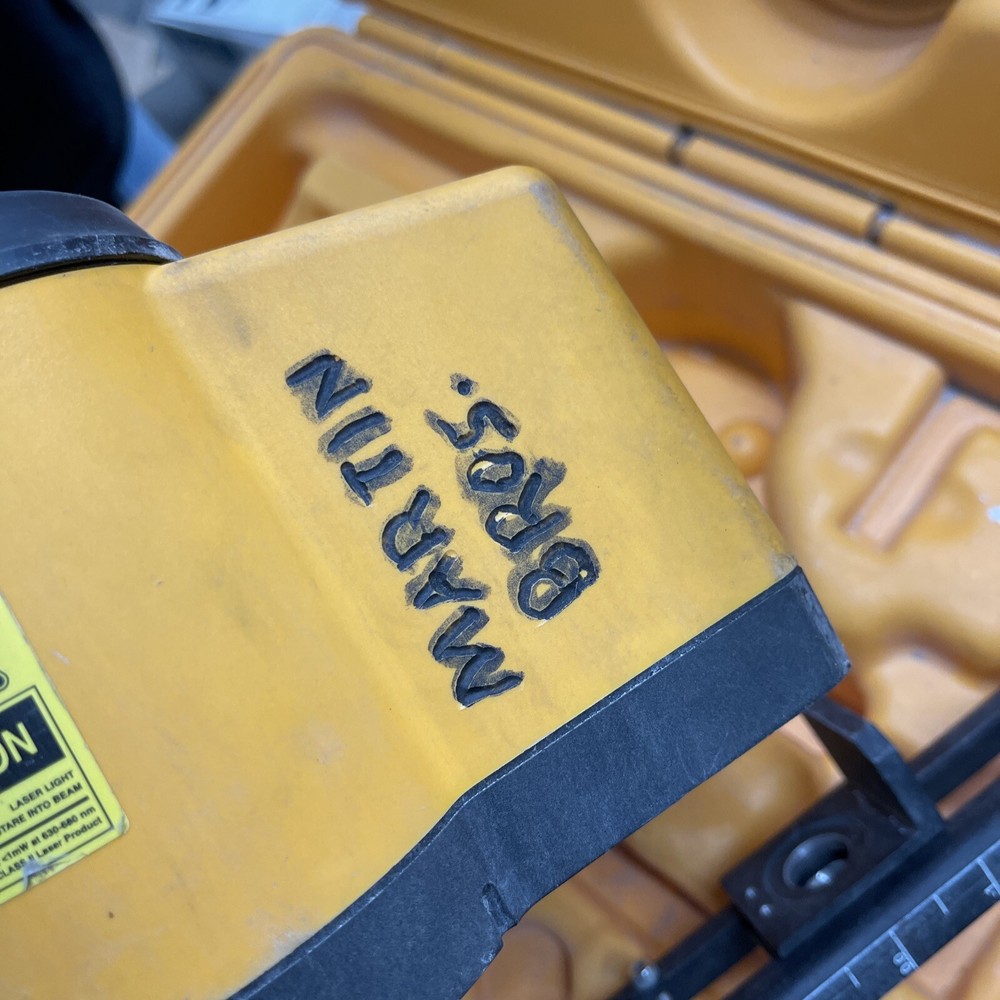 SPECTRA LASER LEVEL PRECISON WITH CASE