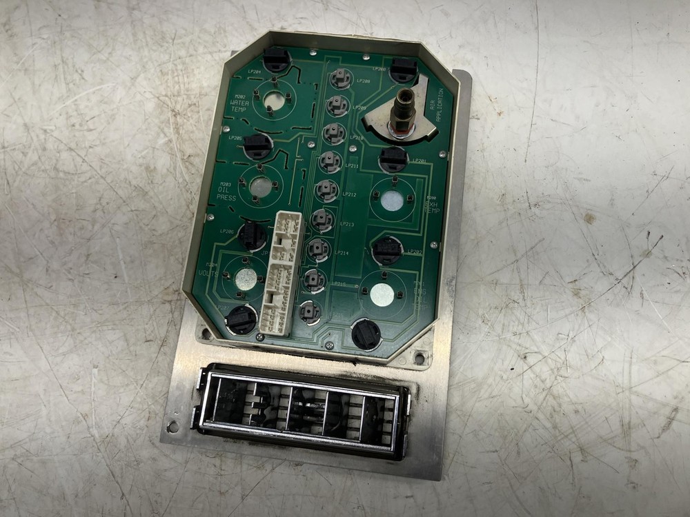 International 9400 GAUGE Dash Panel - Used