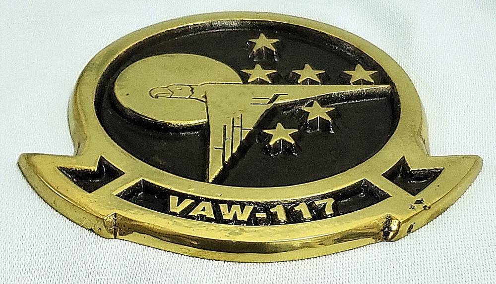 SOLID BRASS US NAVY WALLBANGERS VAW-117 SQUADRON CREST INSIGNIA PLAQUE