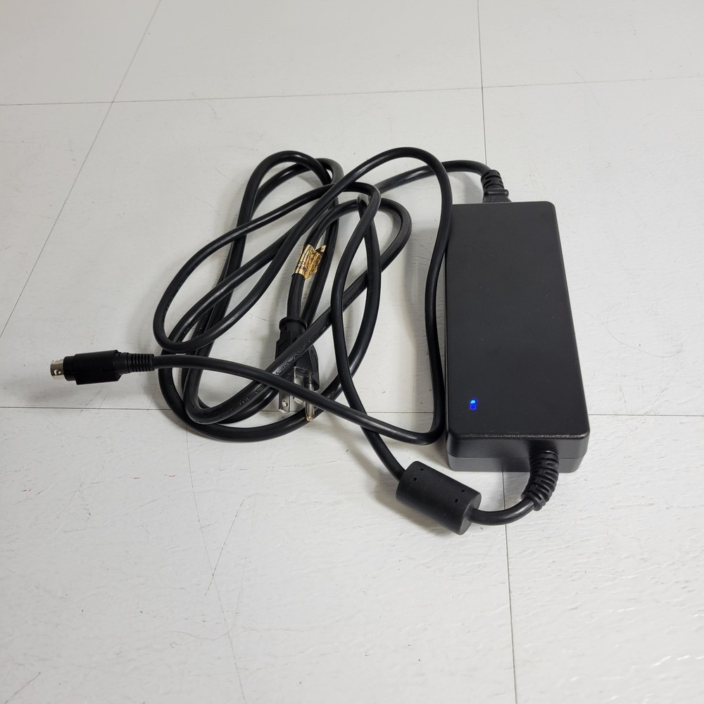 nPoint LC.402 2-Channel DSP Controller Nanopositioning Motion Controller w/ PC