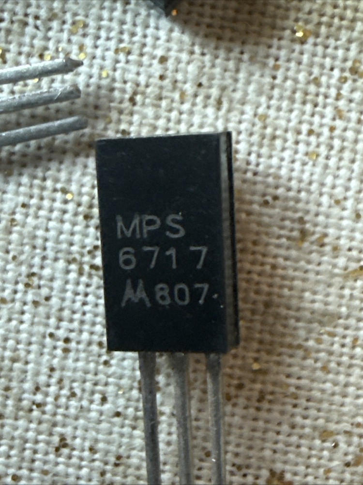 **  Quantity 5  **  MOTOROLA MPS6717