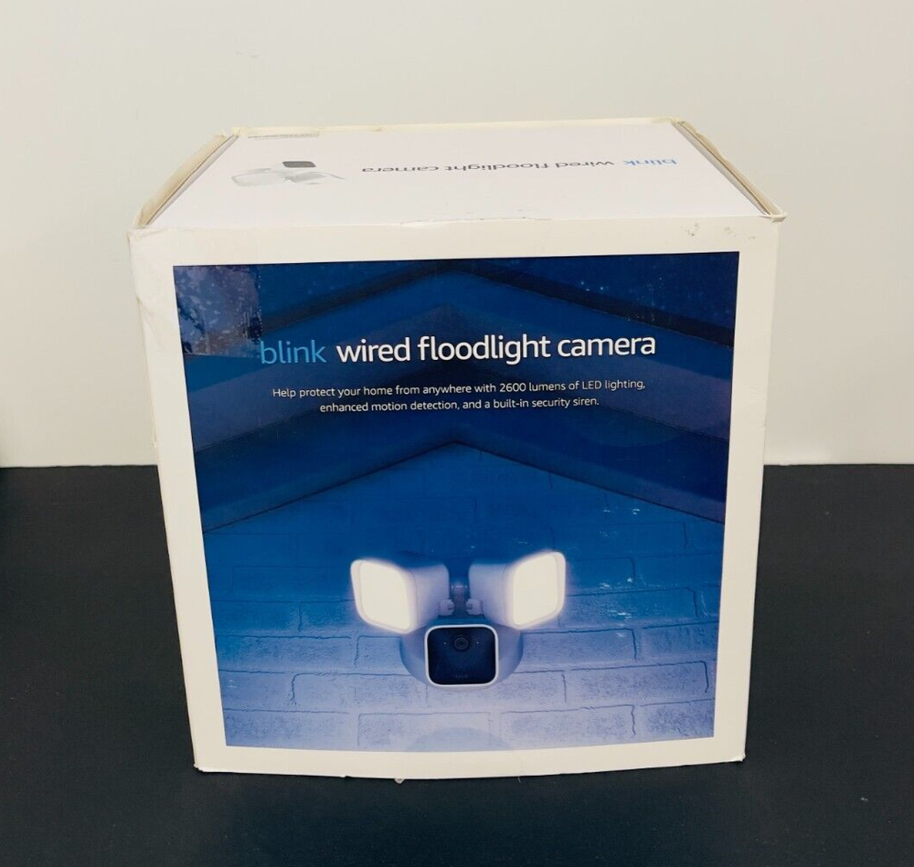 Blink Wired Floodlight Camera Smart security camera 2600 lumens HD live view NEW