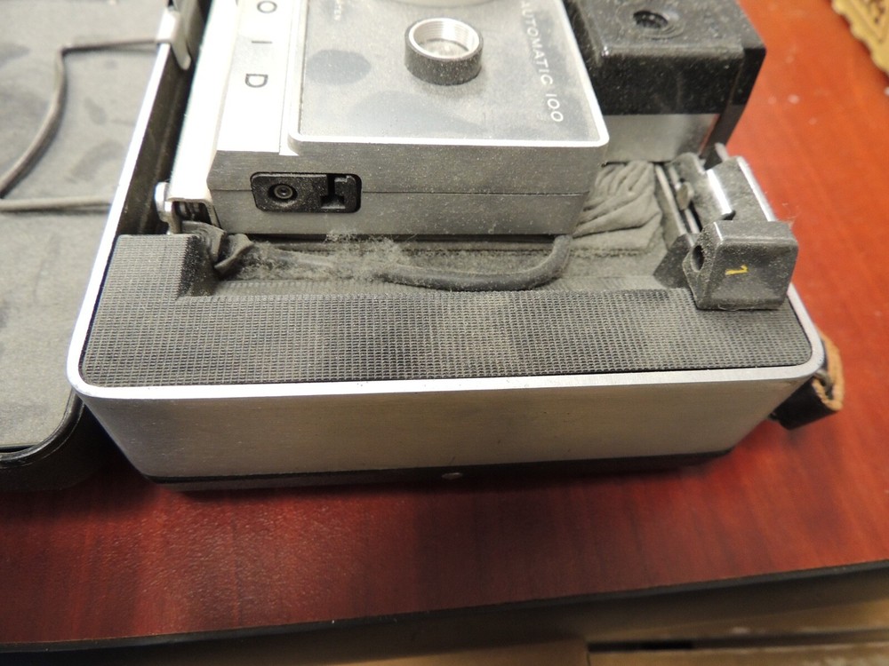 Vintage Classic Polaroid Land Camera Automatic 100