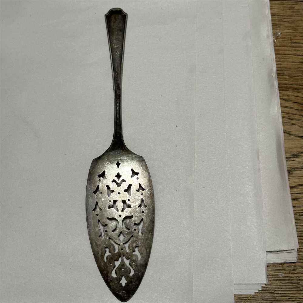 Silverplate PEERLESS BERKELEY CAKE PIE SERVER 10 1/2"