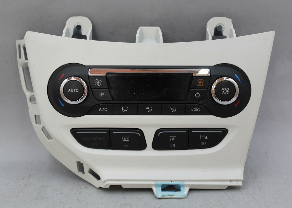 13 14 FORD FOCUS WHITE CLIMATE CONTROL PANEL OEM