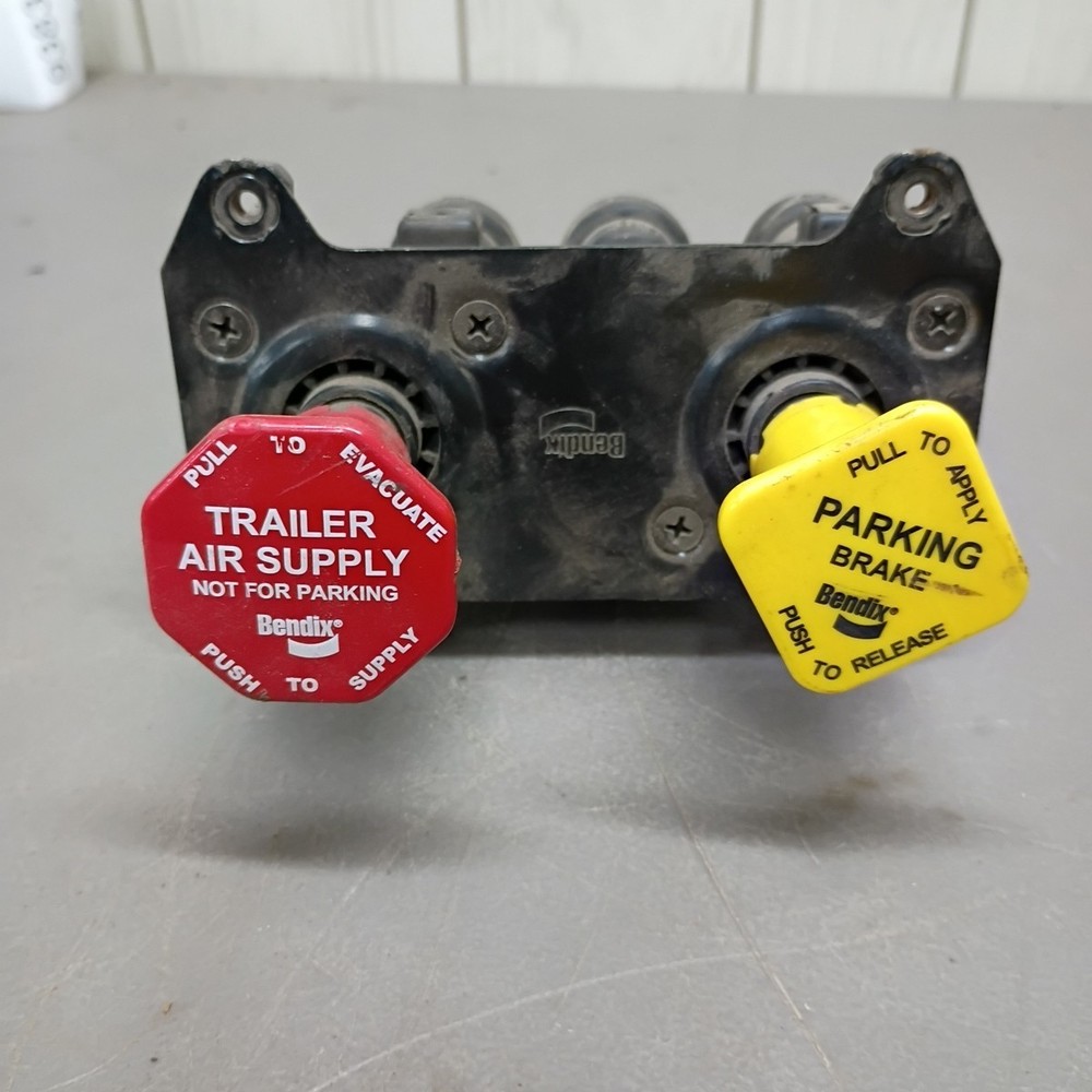 BENDIX AIR CONTROL VALVE 16932 Untested