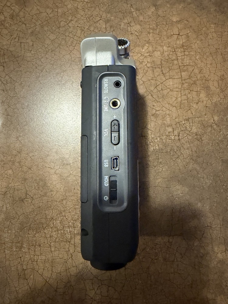 Zoom H4n Digital Handy Recorder with Case