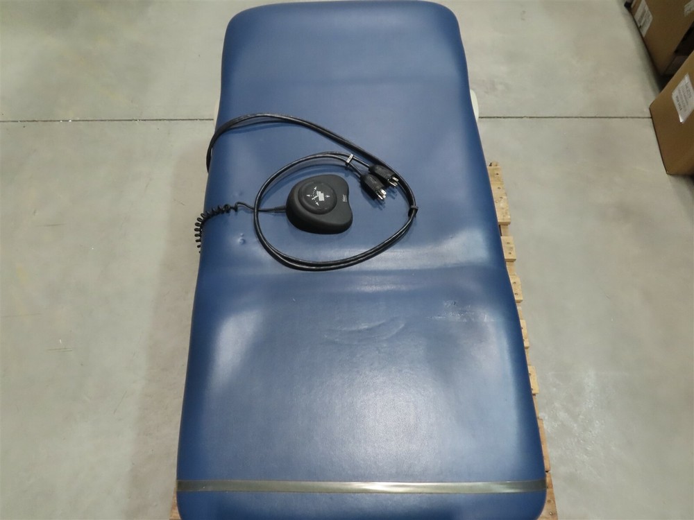 Midmark Ritter 223 Exam/Treatment table with Footswitch