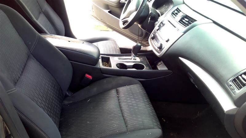 ALTIMA 2017 High Mounted Stop Light 1037164331