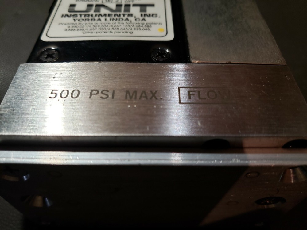 Unit UFC-1110a N2 20 SLM SLPM 1/4 VCR Nitrogen MFC Mass Flow Controller