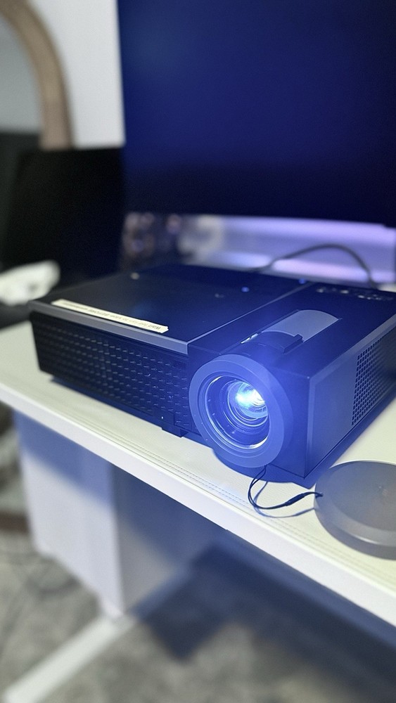 Dell 1610HD Projector