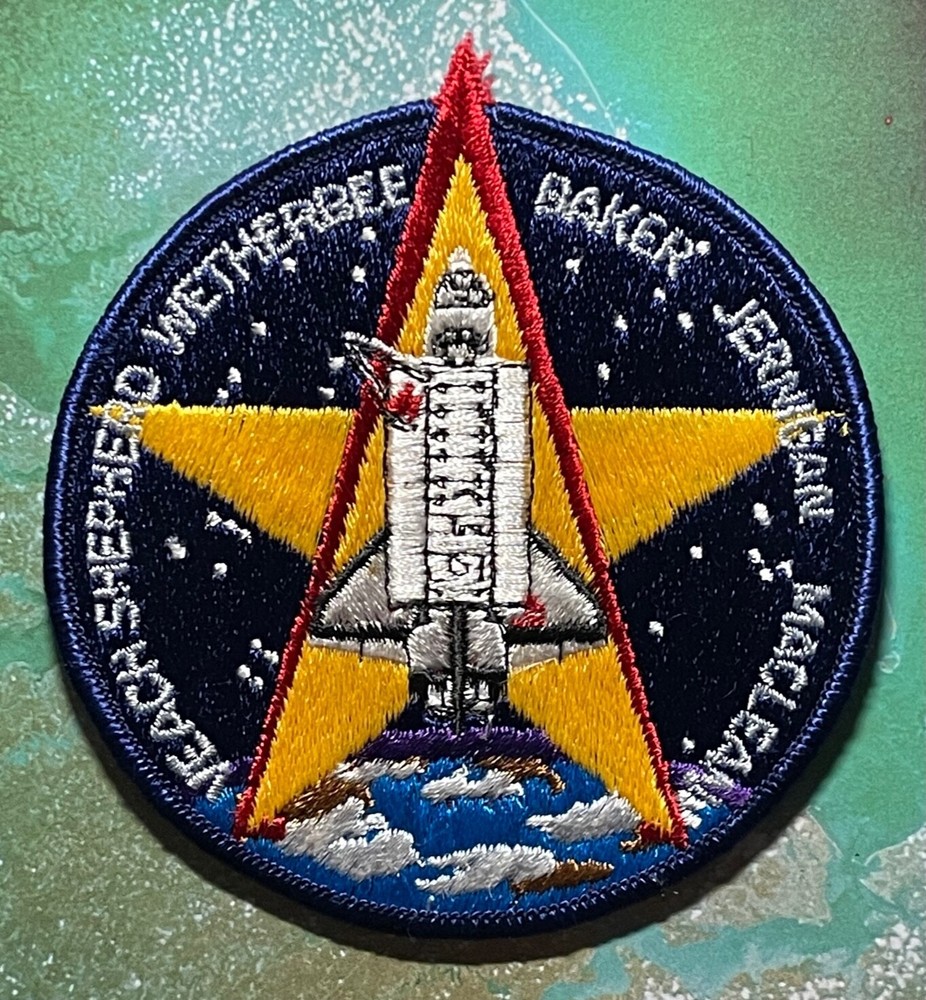 STS-52 SPACE SHUTTLE MISSION CREW DARK-BLUE PATCH