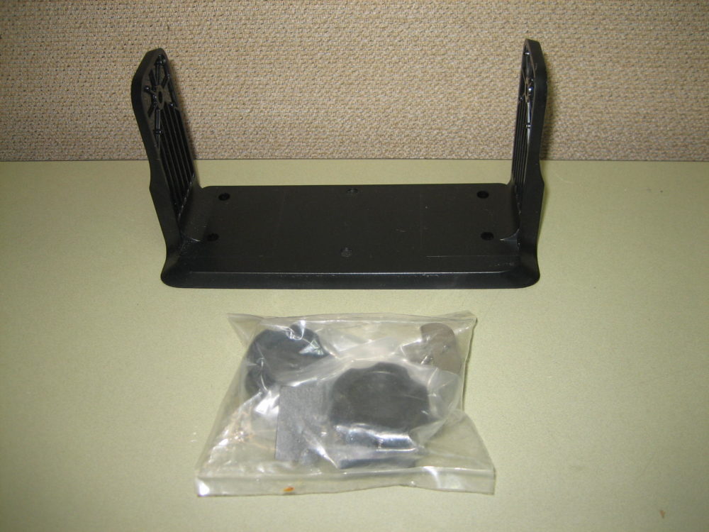 Icom IC-M506 Black VHF Mounting Mount Bracket w/ Knobs, Mic Clip