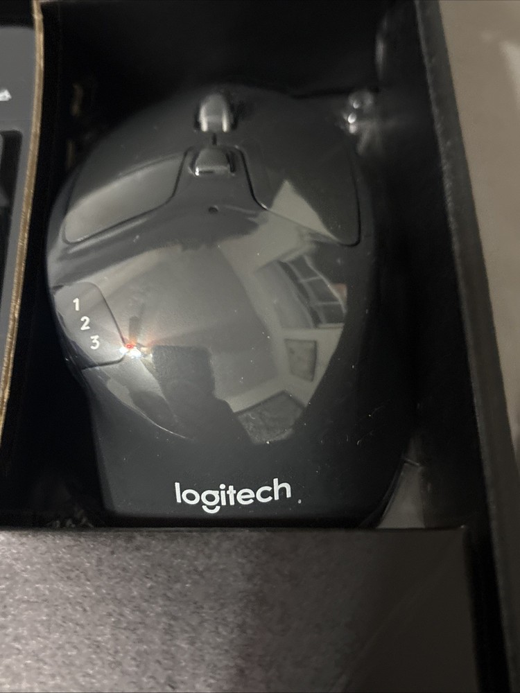 Logitech MK850 Performance Wireless Keyboard and Mouse Combo (Open Box)