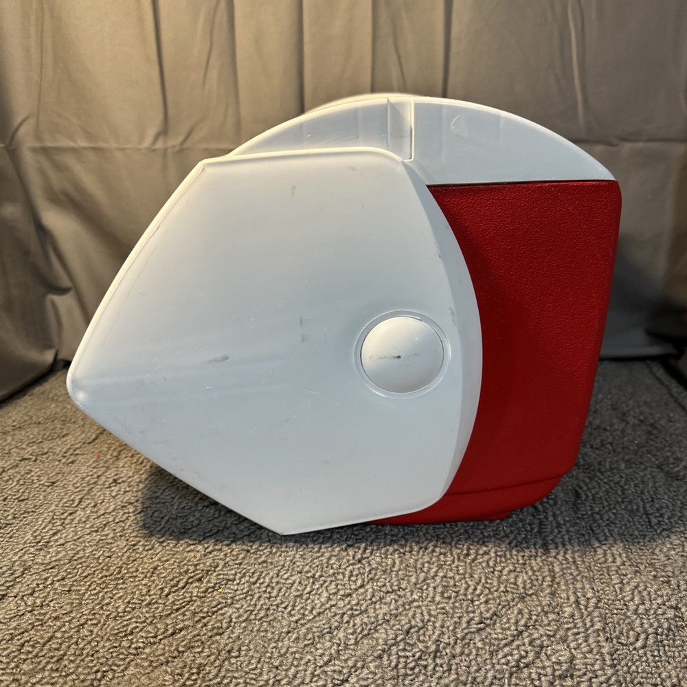 IGLOO Playmate Mini 4 qt. Hard Cooler, Red / White
